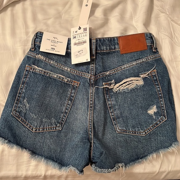 ZARA HIGH WAIST DENIM SHORTS IN BESTIE BLUE SIZE 36 /US 4 - Picture 2 of 3